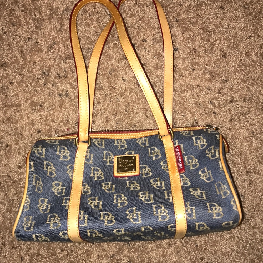 Dooney and bourke purse